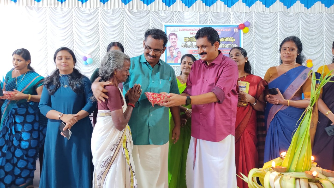 കൊടകര ബ്ലോക്ക് പഞ്ചായത്തിന്റെ നേതൃത്വത്തില്‍ തൊഴിലുറപ്പ് തൊഴിലാളികള്‍ക്കായി റോസ്ഗര്‍ ദിനം ആചരിച്ചു.