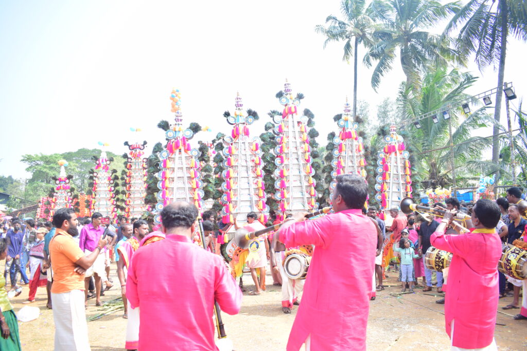 njelur pooyam kavadi