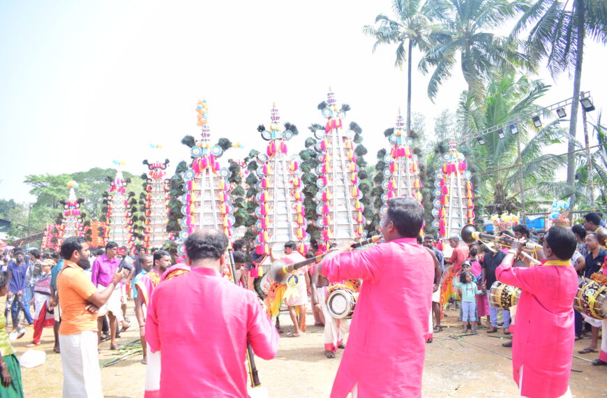 കല്ലൂര്‍ ഞെള്ളൂര്‍ സുബ്രഹ്മണ്യസ്വാമീ ക്ഷേത്രത്തിലെ പൂയാഘോഷത്തോടനുബന്ധിച്ചുള്ള കാവടിയാഘോഷങ്ങള്‍ വര്‍ണ്ണാഭമായി