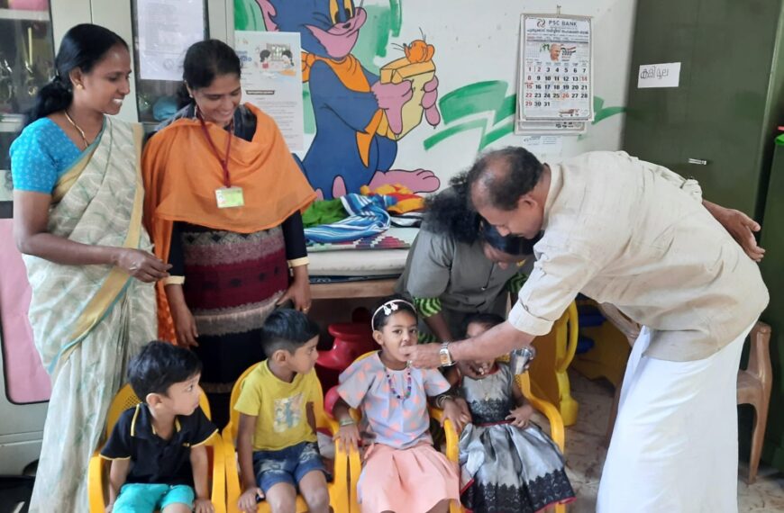 ദേശീയ വിരവിമുക്ത ദിനത്തോടനുബന്ധിച്ച് ചാക്കോച്ചിറ അങ്കണവാടിയില്‍ വിരക്കെതിരെയുള്ള ഗുളിക വിതരണം ചെയ്തു.