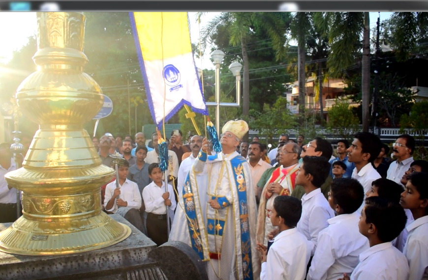 കല്ലൂര്‍ വെസ്റ്റ് ഹോളി മേരി റോസറി പള്ളിയില്‍ പരിശുദ്ധ കൊന്തമാതാവിന്റെയും വിശുദ്ധ സെബസ്ത്യാനോസിന്റെയും വിശുദ്ധ അന്തോണീസിന്റെയും സംയുക്തതിരുനാളിനും ഇടവകയുടെ 150-ാം വാര്‍ഷികാഘോഷത്തിനും കൊടിയേറി.