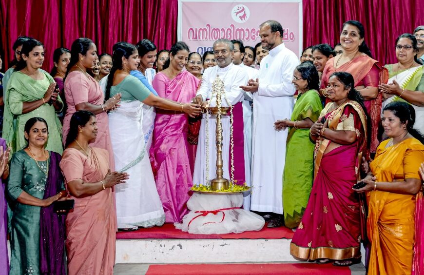 ഇരിങ്ങാലക്കുട രൂപത വനിത കമ്മീഷന്‍ വനിത ദിനാഘോഷവും ഇരിങ്ങാലക്കുട രൂപതയിലെ തദ്ദേശ സ്വയംഭരണ സ്ഥാപനങ്ങളിലെ വനിത ജനപ്രതിനിധികള്‍ക്ക് സ്വീകരണവും നല്‍കി