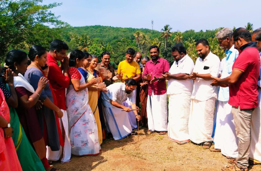 അളഗപ്പനഗര്‍ ഗ്രാമപഞ്ചായത്തിലെ പതിനൊന്നാം വാര്‍ഡിലെ കുടിവെള്ള പ്രശ്‌നത്തിന് പരിഹാരമായി നിര്‍മ്മിക്കുന്ന കൈതക്കുളം കുടിവെള്ള പദ്ധതിയുടെ നിര്‍മ്മാണോദ്ഘാടനം നഗരസഞ്ചയ പദ്ധതി ആസൂത്രണ സമിതിയംഗം വി.എസ്. പ്രിന്‍സ് നിര്‍വ്വഹിച്ചു