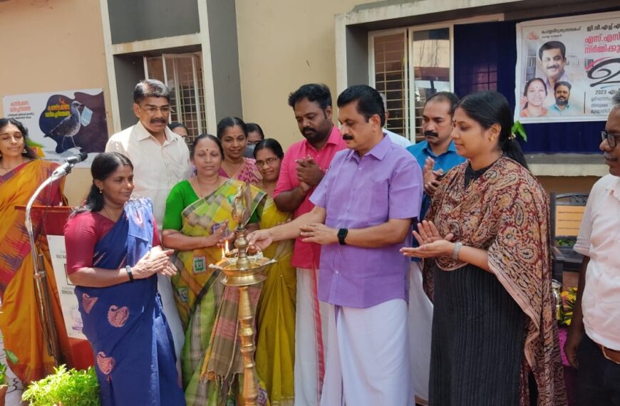 നന്തിക്കര ഗവണ്‍മെന്റ് ഹൈസ്‌കൂളില്‍ യുപി വിഭാഗത്തിനായി നിര്‍മ്മിക്കുന്ന കെട്ടിടത്തിന്റെ നിര്‍മ്മാണോദ്ഘാടനം കെ.കെ. രാമചന്ദ്രന്‍ എംഎല്‍എ നിര്‍വഹിച്ചു