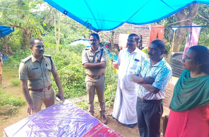  നിര്‍ദ്ദനനായ രോഗിക്ക് കൈങ്ങായി വെള്ളിക്കുളങ്ങര ജനമൈത്രി പൊലീസ്