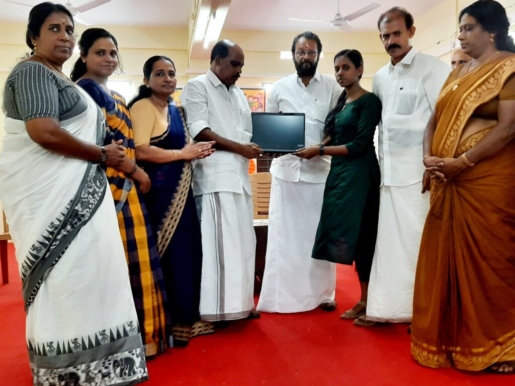 PUDIKAD PANCHAYATH LAPTOP DISTRIBUTION