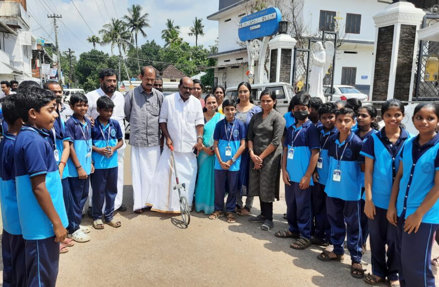 പുതുക്കാട് ഗ്രാമ പഞ്ചായത്തിന്റെ ആസ്തി രജിസ്റ്റര്‍ ഡിജിറ്റല്‍ വല്‍ക്കരണത്തിന്റെ ഉദ്ഘാടനം ഗ്രാമ പഞ്ചായത്ത് പ്രസിഡന്റ് കെ.എം. ബാബുരാജ് നിര്‍വ്വഹിച്ചു