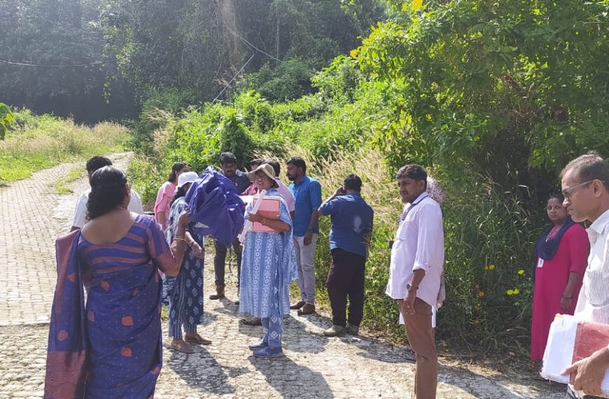 മറ്റത്തൂരിലെ കുഞ്ഞാലിപ്പാറയില്‍ പ്രവര്‍ത്തിച്ചിരുന്ന സ്വകാര്യ മെറ്റല്‍ ക്രഷര്‍ സ്ഥാപനം മറ്റത്തൂര്‍ പഞ്ചായത്തിന്റെ അധീനതയിലുള്ള പുറമ്പോക്ക് ഭൂമിയില്‍ നിന്ന് അനധികൃതമായി പാറ ഖനനം ചെയ്തതായുള്ള പരാതിയില്‍  മൈനിങ്ങ് ആന്‍ഡ് ജിയോളജി വകുപ്പും റവന്യു ഉദ്യോഗസ്ഥരും സംയുക്ത പരിശോധന നടത്തി