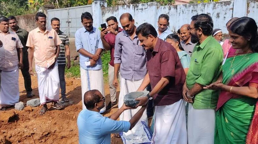 വേലൂപാടം സെന്റ് പയസ് ടെന്‍ത്ത് കോണ്‍വെന്റ് യുപി സ്‌കൂളില്‍ നിര്‍മ്മിക്കുന്ന പാചകപുരയുടെ നിര്‍മ്മാണോദ്ഘാടനം നടത്തി