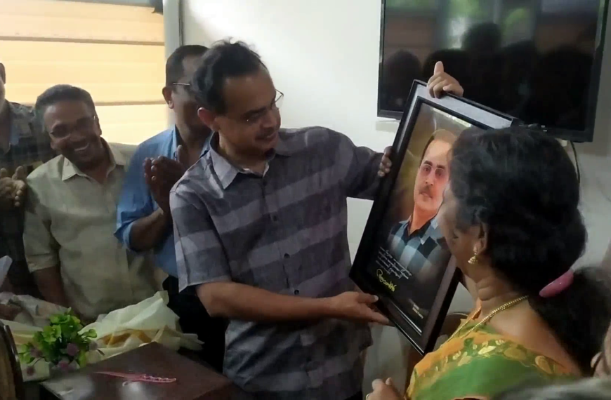 ആതുരസേവന രംഗത്ത് മുപ്പതുവര്‍ഷം പിന്നിട്ട മറ്റത്തൂരിന്റെ ജനകീയ ഡോക്ടര്‍ക്ക് സുഹൃദ് സമിതിയുടെ നേതൃത്വത്തില്‍ ആദരം സംഘടിപ്പിച്ചു