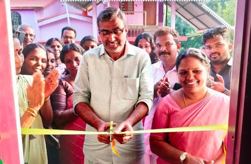 മുരിയാട് ഗ്രാമപഞ്ചായത്ത് നടപ്പിലാക്കുന്ന 100 ദിന പരിപാടിയുടെ ഭാഗമായി ആനന്ദപുരത്തെ ജെ.പി. സ്മാരക വനിത വായനശാലയ്ക്ക് പുതിയതായി പണിതീര്‍ത്ത കെട്ടിടം നാടിന് സമര്‍പ്പിച്ചു
