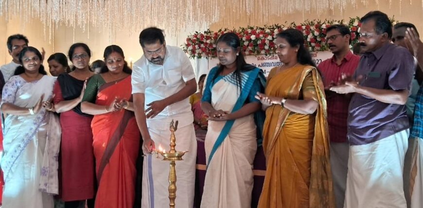 പതിനാലാം പഞ്ചവത്സര പദ്ധതിയുടെ ഭാഗമായി കൊടകര പഞ്ചായത്ത് ജനകീയാസൂത്രണത്തില്‍ ഉള്‍പ്പെടുത്തി വാര്‍ഷിക പദ്ധതി വികസന സെമിനാര്‍ സംഘടിപ്പിച്ചു