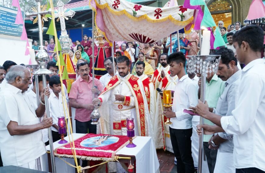 വരന്തരപ്പിള്ളി വിമലഹൃദയ പള്ളിയിലെ വി. സെബസ്ത്യാനോസിന്റെ അമ്പുതിരുനാളിന് കൊടികയറി