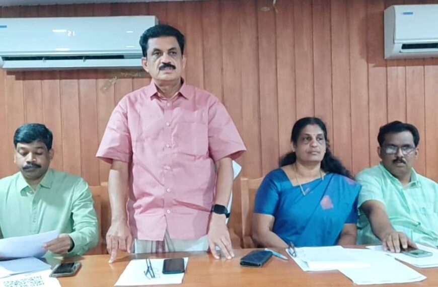 പാലപ്പിള്ളി, വെള്ളിക്കുളങ്ങര വനമേഖലയില്‍ കാട്ടാനക്കൂട്ടം ഉള്‍പ്പടെയുള്ള വന്യജീവികളുടെ ആക്രമണം തടയുന്നത് സംബന്ധിച്ച് കെ.കെ. രാമചന്ദ്രന്‍ എംഎല്‍എയുടെ അധ്യക്ഷതയില്‍ ബന്ധപ്പെട്ടവരുടെ യോഗം ചേര്‍ന്നു
