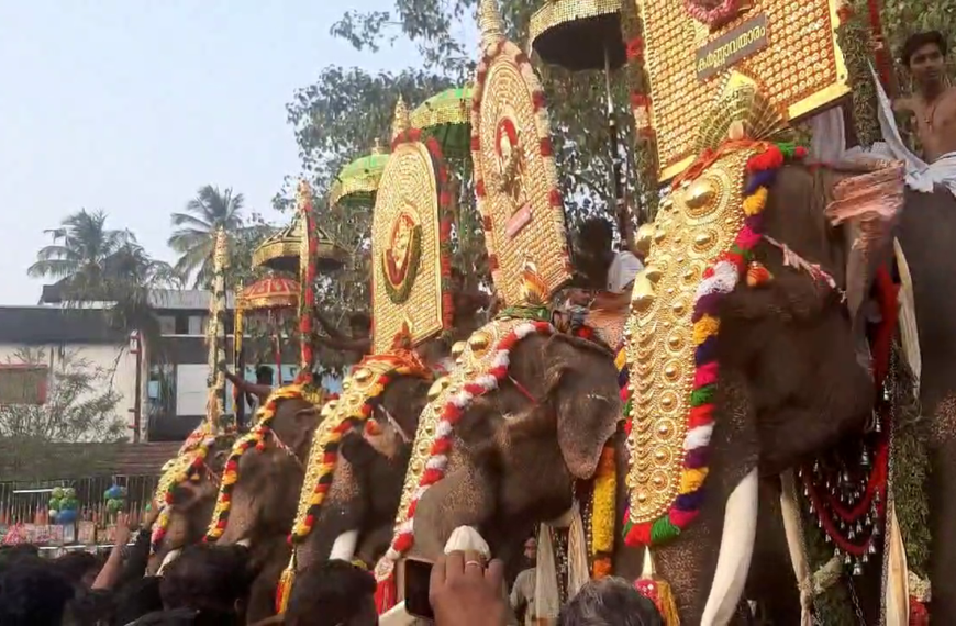 ആമ്പല്ലൂര്‍ കുണ്ടുക്കാവ് ഭഗവതിക്ഷേത്രത്തിലെ ഇരുപത്തെട്ടുച്ചാല്‍ ആഘോഷിച്ചു