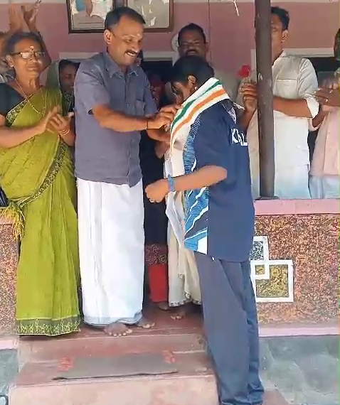കല്ലൂര്‍ സ്വദേശി ബിജിത വേണുവിനെ ആദരിച്ചു