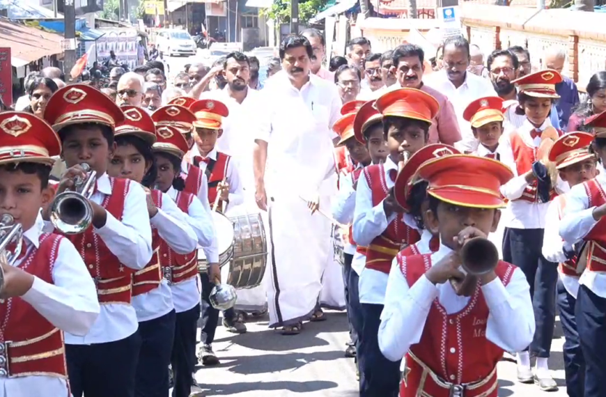 വരന്തരപ്പിള്ളി, മറ്റത്തൂര്‍ ഗ്രാമ പഞ്ചായത്ത് നിവാസികളുടെ ആശ്രയമായ മുപ്ലിയം ശുദ്ധജല പദ്ധതിയുടെ നവീകരിച്ച സ്ലോ സാന്റ് ഫില്‍റ്ററിന്റെയും ടാങ്കിന്റെയും ഉദ്ഘാടനം ജലവിഭവ മന്ത്രി റോഷി അഗസ്റ്റിന്‍ നിര്‍വഹിച്ചു