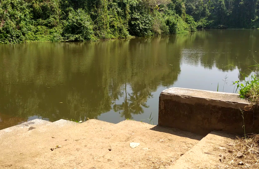 മധ്യവയസ്‌കയായ പുഴയില്‍ ചാടി ജീവനൊടുക്കി