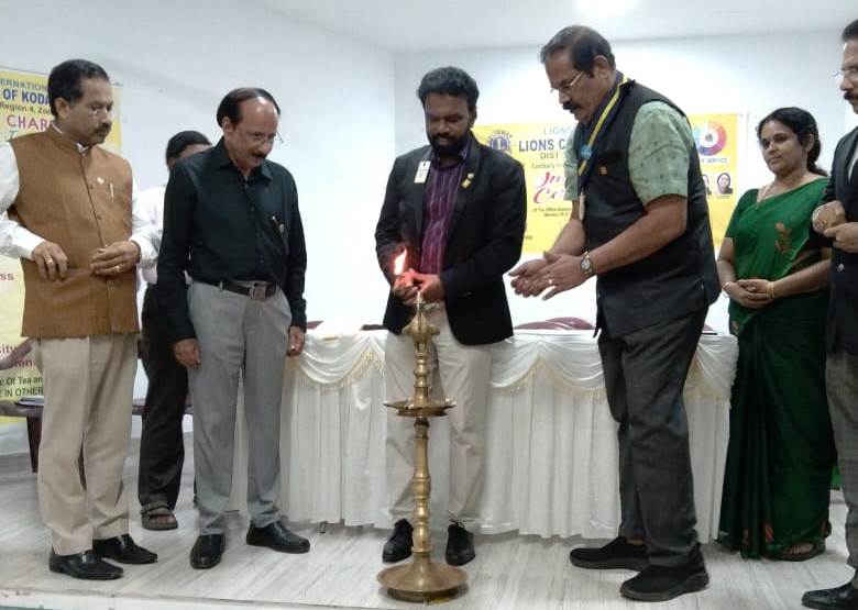 കൊടകര ലയണ്‍സ് ക്ലബ് ഭാരവാഹികളുടെ സ്ഥാനരോഹണവും സേവന പ്രവര്‍ത്തികളുടെ ഉദ്ഘാടനവും മുന്‍ ഡിസ്ട്രിക്ട് ഗവര്‍ണര്‍ ഇ.ഡി. ദീപക് നിര്‍വഹിച്ചു