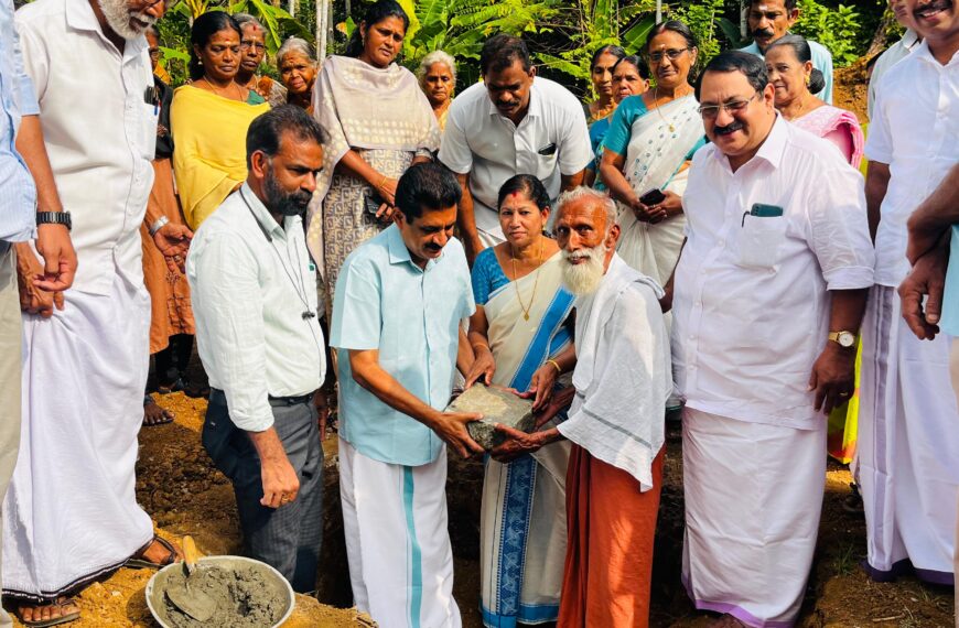 തൃക്കൂര്‍ ഗ്രാമപഞ്ചായത്തിലെ പത്താം വാര്‍ഡിലെ ആയുഷ്മാന്‍ ആരോഗ്യമന്ദിറിന്റെ നിര്‍മ്മാണോദ്ഘാടനം കെ.കെ. രാമചന്ദ്രന്‍ എംഎല്‍എ നിര്‍വ്വഹിച്ചു