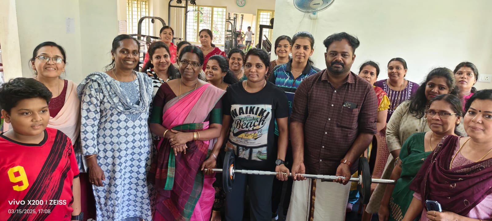 പറപ്പൂക്കര ഗ്രാമപഞ്ചായത്തിലെ വനിതാ ഫിറ്റ്‌നസ് സെന്ററിന്റെ ഒന്നാം വാര്‍ഷിക ആഘോഷവും നവീകരണോദ്ഘാടനവും പഞ്ചായത്ത് പ്രസിഡന്റ് ഇ.കെ. അനൂപ് നിര്‍വഹിച്ചു