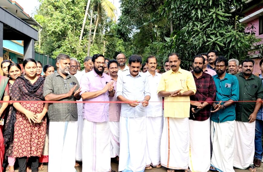 ടോള്‍ സമാന്തര പാതയായ മണലി മടവാക്കര റോഡ് നാടിനു സമര്‍പ്പിച്ചു