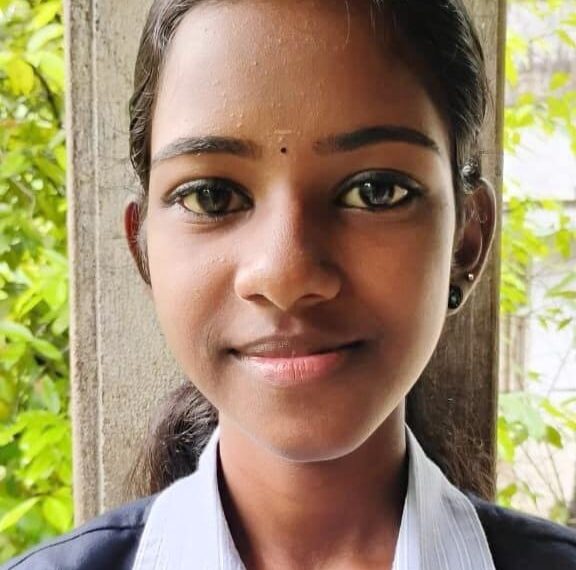 നന്തിക്കരയില്‍ പിക്കപ്പ് വാനിടിച്ച് പ്ലസ്ടു വിദ്യാര്‍ത്ഥിനി മരിച്ചു