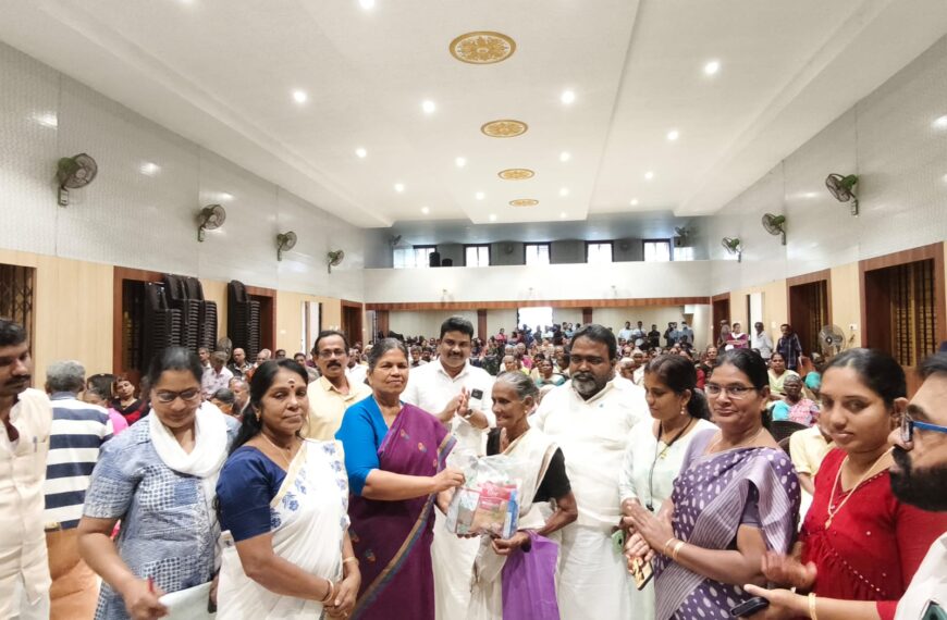 വയോജനങ്ങള്‍ക്കും ഗര്‍ഭിണികള്‍ക്കും പോഷകാഹാര കിറ്റ് വിതരണം ചെയ്ത് അളഗപ്പനഗര്‍ പഞ്ചായത്ത്