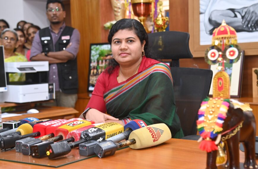 പരിചിതമുഖം, പുതിയ ഉത്തരവാദിത്തം; തൃശ്ശൂരിന്റെ അമരക്കാരിയായി ശിഖ സുരേന്ദ്രൻ ചുമതലയേറ്റു