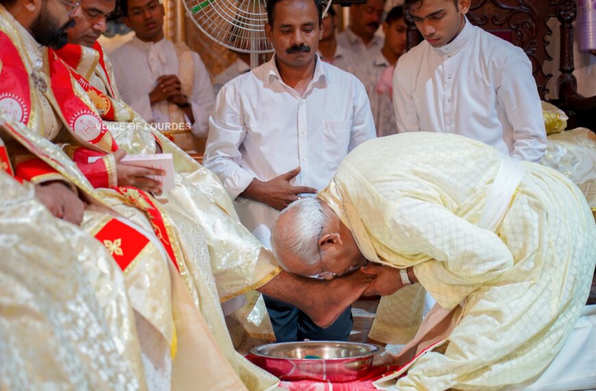 ത്യാഗസ്മരണയിൽ വിശ്വാസിസമൂഹം; തൃശൂർ ലൂർദ്ദ് കത്തീഡ്രലിൽ പാദക്ഷാളന ശുശ്രൂഷ നടന്നു