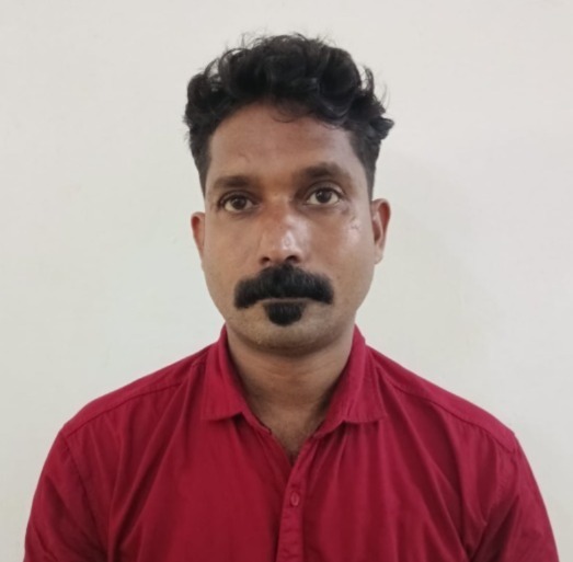 കുട്ടികളെ ലക്ഷ്യമിട്ട് കഞ്ചാവ് വില്പന; പുത്തൻചിറ സ്വദേശി കാൽ കിലോ കഞ്ചാവുമായി മാള പൊലീസിന്റെ വലയിൽ
