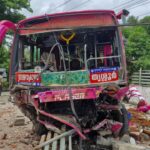 കുന്നംകുളത്ത് നിയന്ത്രണം വിട്ട സ്വകാര്യ ബസ് നിരവധി വാഹനങ്ങളിലിടിച്ച് അപകടം; വിദ്യാർത്ഥിനി മരിച്ചു; എട്ട് പേർക്ക് പരുക്ക്.