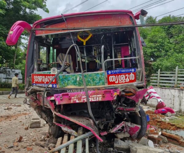 ചെറുവത്തൂര്‍ ബസ് അപകടം: മരണം രണ്ടായി