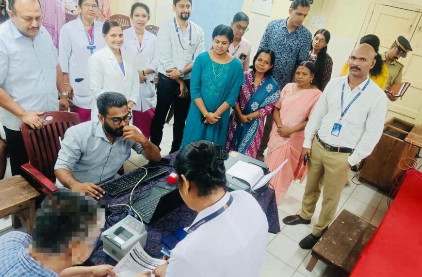 തിരിച്ചറിയൽ രേഖകളില്ലാത്ത അന്തേവാസികൾക്ക് തുണയായി ജില്ലാ ഭരണകൂടം; തൃശ്ശൂർ മാനസികാരോഗ്യ കേന്ദ്രത്തിൽ ആധാർ ക്യാമ്പ് സംഘടിപ്പിച്ചു