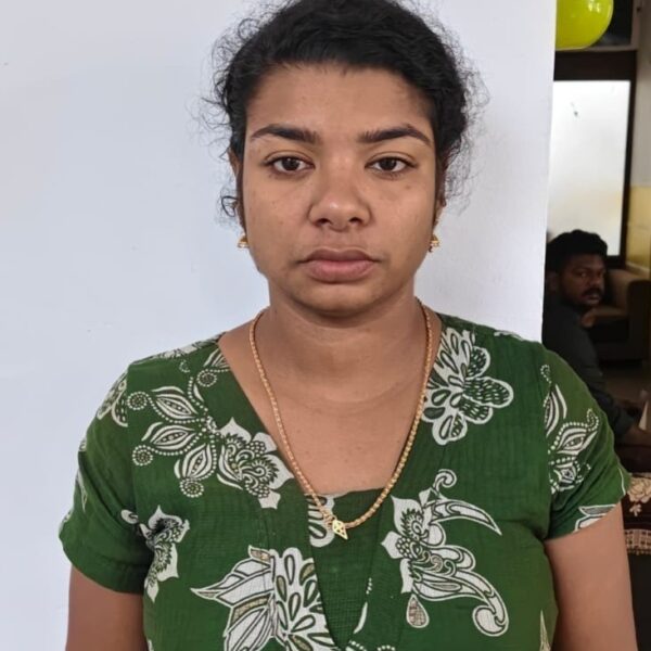 കൊരട്ടി പള്ളിയിൽ വെച്ച് 27 ദിവസം പ്രായമുള്ള കുട്ടിയുടെ സ്വർണ്ണ പാദസരം കവർന്ന കേസിൽ സ്ത്രീ പിടിയിൽ