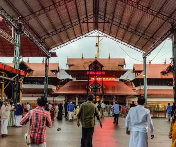 ഗുരുവായൂർ ക്ഷേത്രത്തിൽ വെർച്വൽ ക്യൂ ഇനി എല്ലാ ദിവസവും; ബുക്കിങ്ങിന് 25 രൂപ ഫീസ് ഏർപ്പെടുത്തി